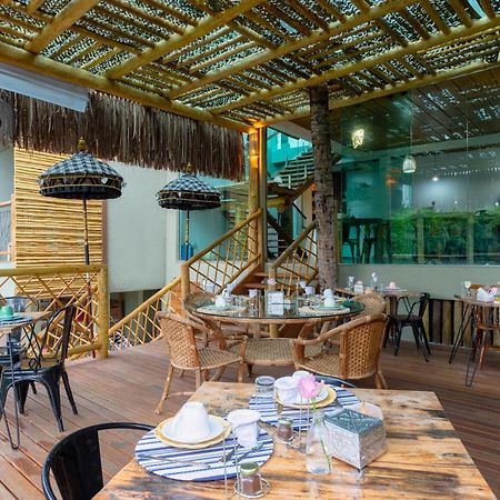 Hotel Vila Kebaya Ilhabela Exteriör bild