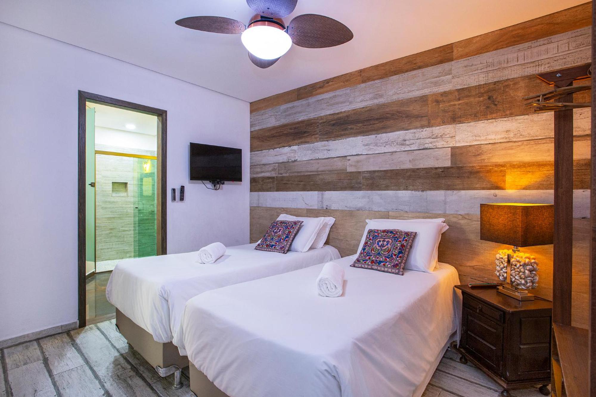 Hotel Vila Kebaya Ilhabela Exteriör bild