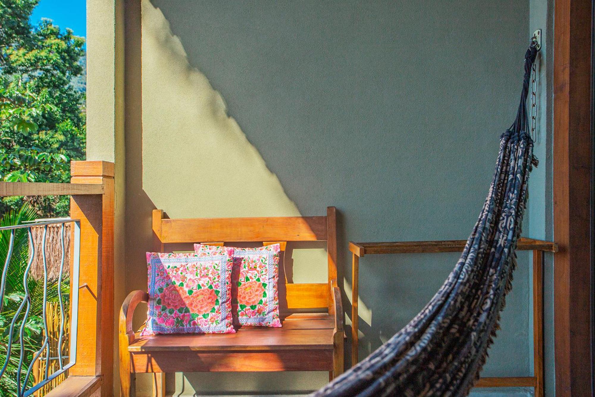 Hotel Vila Kebaya Ilhabela Exteriör bild